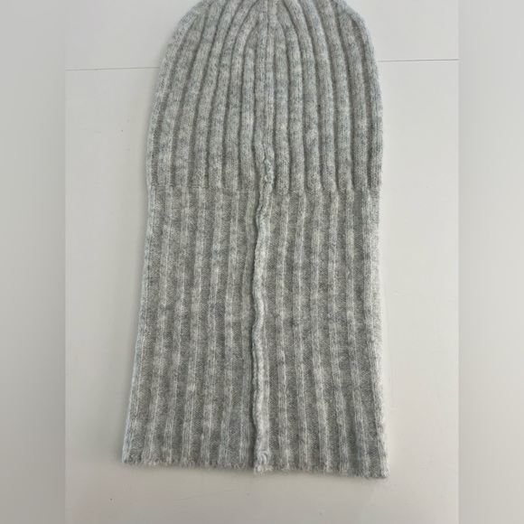 Maeve by Anthropologie Street Style Ribbed Grey Soft Folded Cuff Knit Beanie - Picture 5 of 7